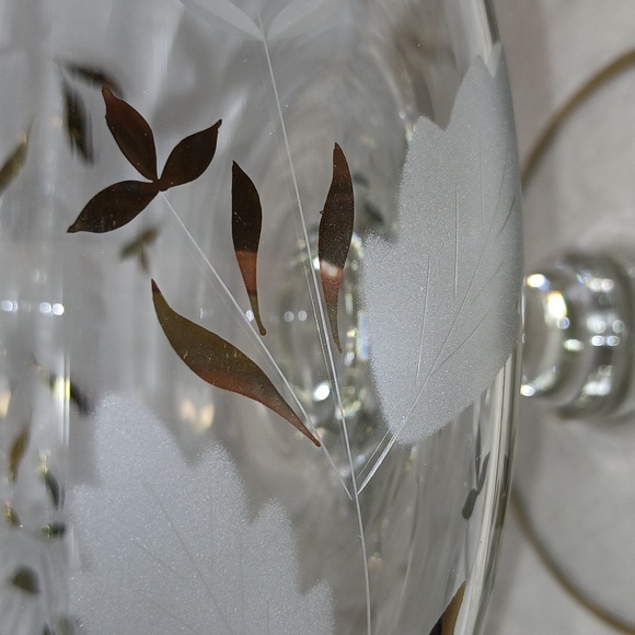 Vintage crystal etched and gold trim Romanian compote. - Picture 4 of 7